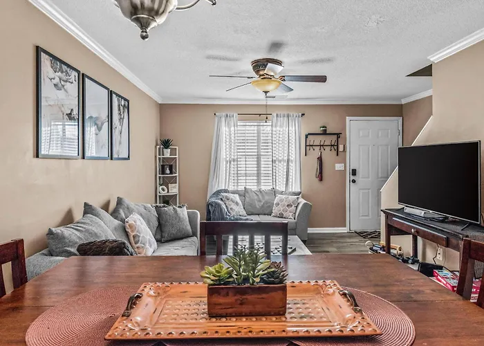Woodstone Retreat Condo Right Next To Uga Golf Course 2475
